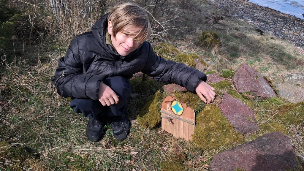Litt st&oslash;rre alv i Peters hus | Fotograf: Unni Ranheim.